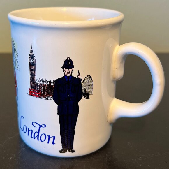 Vintage London England Souvenir Mug Buckingham Palace Beefeater Guards Big Ben - Picture 4 of 9